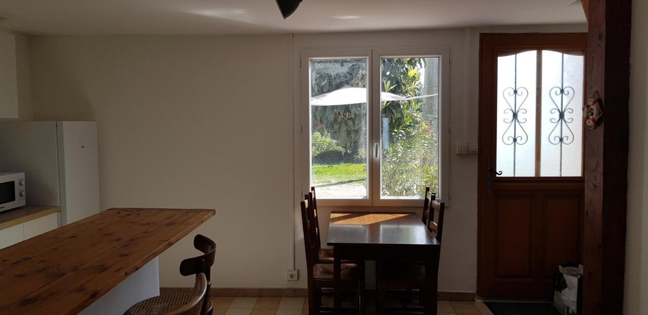 Petite Maison Refaite A Neuf Dans Mas Du 19Eme Siecle Arles Eksteriør bilde
